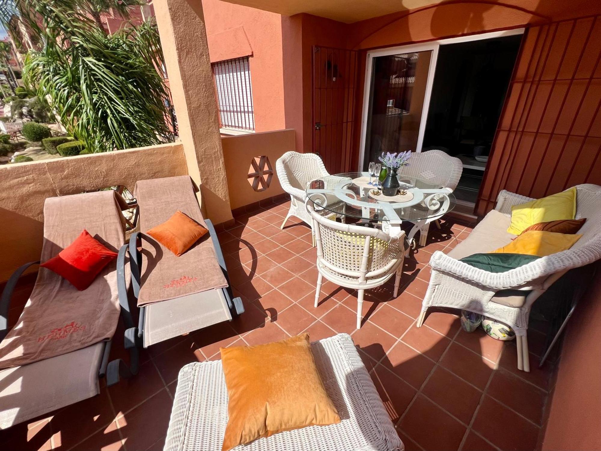 2 Bedroom Apartment Marbella East - La Reserva De Marbella Eksteriør billede